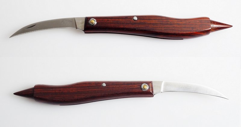 Нож для сбора трюфелей с рукоятью из палисандра от французской фирмы Cognet и свайкой для окапывания грибов, обнаруженных под землей специально обученной собакой или свиньей. image4.jpg